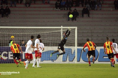 Il Lecce vince ancora e conferma il secondo posto: 2 a 0 al Messina - Corriere Salentino