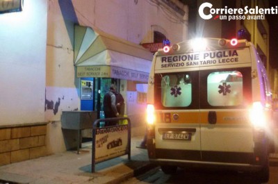 Terrore in tabaccheria nel giorno di festa: banditi picchiano tabaccaio e cliente. Fucilata contro auto durante la fuga - Corriere Salentino
