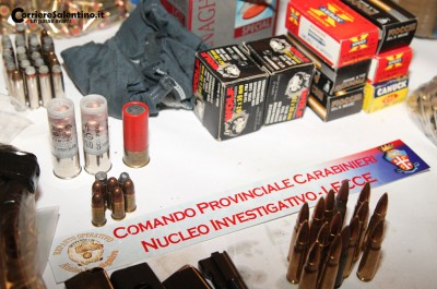 Una polveriera nel muretto a secco della masseria: maxi sequestro di armi, munizioni e tritolo - Corriere Salentino