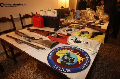 Una polveriera nel muretto a secco della masseria: maxi sequestro di armi, munizioni e tritolo - Corriere Salentino