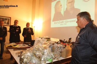 Una polveriera nel muretto a secco della masseria: maxi sequestro di armi, munizioni e tritolo - Corriere Salentino