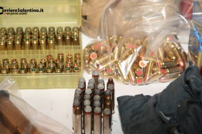 Una polveriera nel muretto a secco della masseria: maxi sequestro di armi, munizioni e tritolo - Corriere Salentino