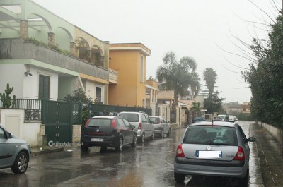 Nel portafogli soltanto 25 euro, bandito solitario spara commerciante di dolciumi ed il nipote: è caccia all'uomo - Corriere Salentino