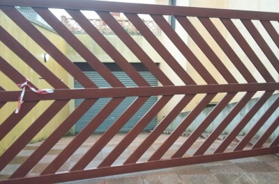 Nel portafogli soltanto 25 euro, bandito solitario spara commerciante di dolciumi ed il nipote: è caccia all'uomo - Corriere Salentino