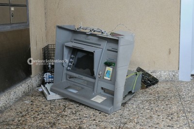 "Colpo" grosso a Tuglie, ladri rubano dal Postamat oltre 71mila euro - Corriere Salentino