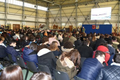 IL 61° Stormo presenta il calendario dell'Aeronautica Militare - Corriere Salentino