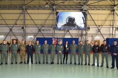 IL 61° Stormo presenta il calendario dell'Aeronautica Militare - Corriere Salentino