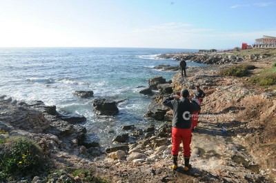 Tragico sbarco nel Capo di Leuca: recuperato il cadavere di una donna. Quattro dispersi: si temono altre vittime - Corriere Salentino