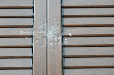 Paura a Casarano poco prima dell'alba, cinque fucilate contro l'abitazione di due fratelli - Corriere Salentino