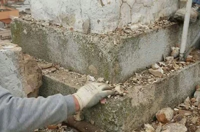 Maltempo: scirocco abbatte nel Salento alberi, pali e cartelloni. Danneggiata anche la statua della Madonna del Rosario di Copertino - Corriere Salentino