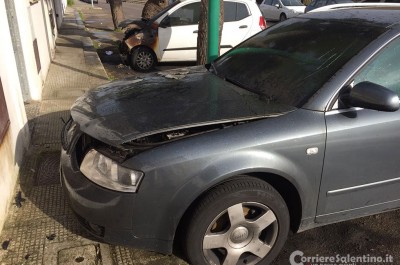 Incendio doloso nella notte, distrutta l’Audi di un poliziotto della penitenziaria e danneggiata l'auto della moglie - Corriere Salentino