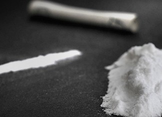 In casa cocaina, sostanza da taglio e quasi 2.500 euro in contanti: in carcere 34enne leccese