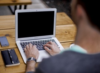 Istigazione a delinquere e apologia del terrorismo, nei guai 35enne salentino