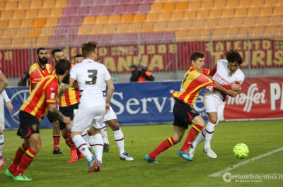 Il Lecce batte il Foggia 3-1 e vola in classifica - Corriere Salentino