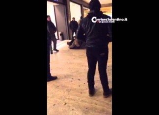 Il video delle botte tra extracomunitari in pieno centro. «Non è il primo episodio di disperazione e violenza»