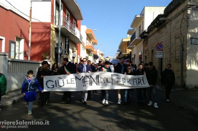 Casarano scende in Piazza per il Ferrari, Stefano: «Perché alle strutture private non si taglia niente?» - Corriere Salentino