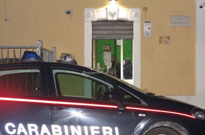 Pistola in pugno rapinano tabaccheria, poi fuggono su Fiat Uno rubata - Corriere Salentino