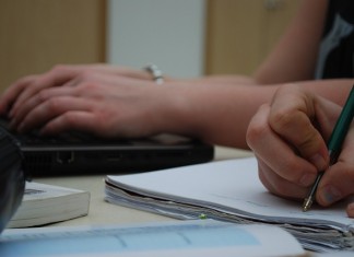 Libri di testo gratuiti, via alle domande