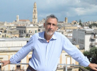 Gli anti-Emiliano non hanno un candidato e si appellano allo statuto: “Il Pd non ha un candidato per le regionali”.