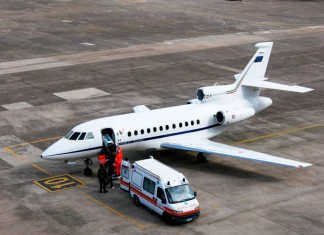 Da Lecce a Bologna per vincere la battaglia per la vita, 70enne trasportato con un Falcon dell’Aeronautica