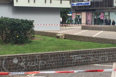Borsone sospetto in pieno centro, scatta l'allarme bomba. Ma dentro solo capi di abbigliamento - Corriere Salentino