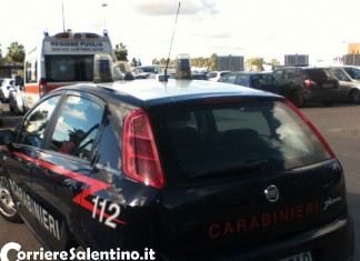 Un passante lo nota con una pietra attaccata al collo e lancia l’allarme: aspirante suicida salvato dai carabinieri