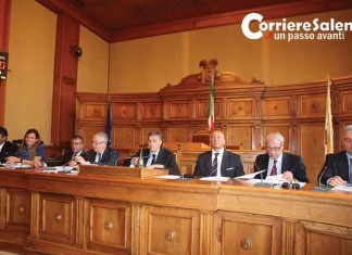 Il centrodestra riunito tra i sospetti: qualcuno vede Mellone come un cavallo di Troia di Emiliano