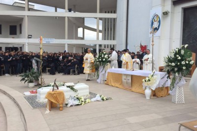 Trepuzzi in lacrime per l'ultimo viaggio del piccolo Roberto - Corriere Salentino