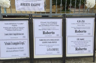 Trepuzzi in lacrime per l'ultimo viaggio del piccolo Roberto - Corriere Salentino