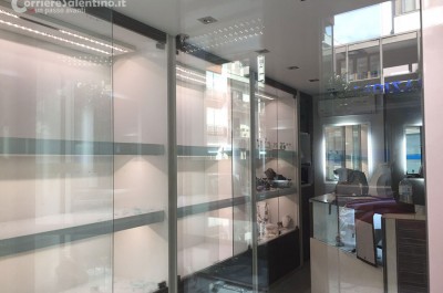 "Colpo" grosso in una gioielleria del centro, ladri ripuliscono vetrine e svuotano cassaforte - Corriere Salentino