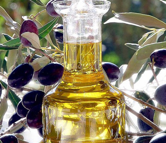 Olio: Lollobrigida, nuove regole per etichette evo. L’extravergine non potrà essere miscelato