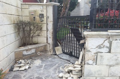 Paura a Carmiano, ordigno davanti la villetta di un agente della penitenziaria:danni al cancello d'ingresso e alla struttura muraria - Corriere Salentino