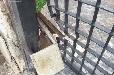 Paura a Carmiano, ordigno davanti la villetta di un agente della penitenziaria:danni al cancello d'ingresso e alla struttura muraria - Corriere Salentino