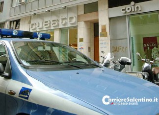 Tenta la fuga indossando gli indumenti rubati: acciuffato 24enne. In cella