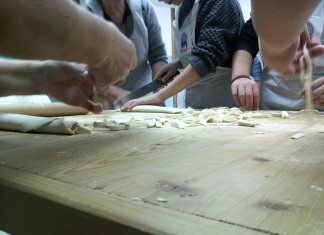 La tradizione delle “Taule te San Giuseppe” a Santa Cesarea Terme