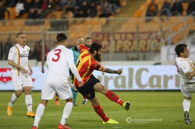 Il Lecce continua a stupire. 4 a 0 al Catanzaro e le distanze dal Benevento rimangono le stesse - Corriere Salentino