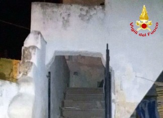 Bomba davanti abitazione nel centro storico di Copertino, ingenti i danni