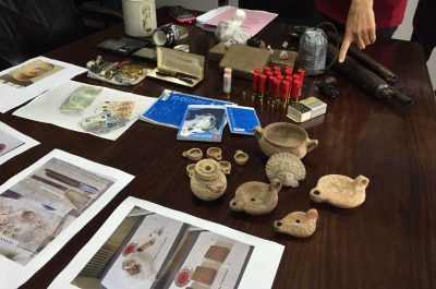 Armi, droga e reperti archeologici nel "box delle meraviglie": arrestato 32enne, denunciata la moglie - Corriere Salentino