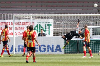 Il Lecce è secondo. Decide De Feudis, 1-0 con la Paganese - Corriere Salentino