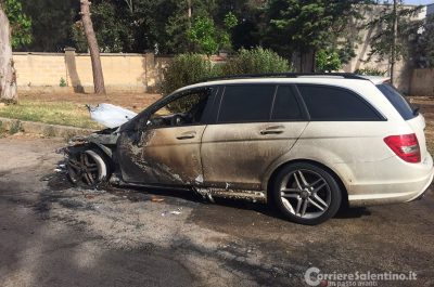 Misterioso incendio dopo le nozze: in fiamme l'auto dell'ex assessore Ennio De Leo - Corriere Salentino