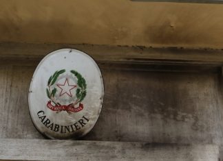 Molotov contro caserma dei carabinieri, anche un leccese nei guai in Toscana