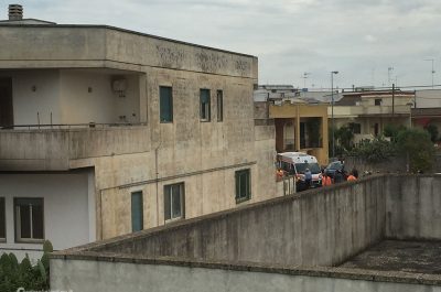 Fiamme nel negozio di detersivi, nube tossica nell'aria: evacuate due abitazioni  - Corriere Salentino