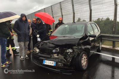 Ruba un'auto e si schianta durante la fuga: 53enne grave in ospedale - Corriere Salentino