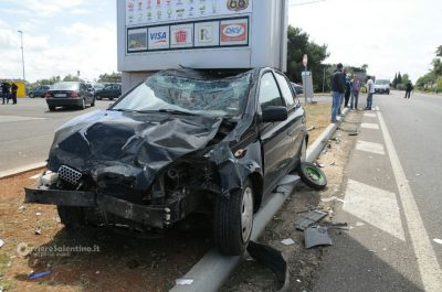 Terribile schianto contro un'auto, muore conducente di un'Ape - Corriere Salentino