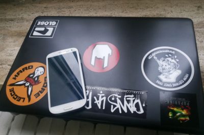 Blitz antagonista per le strade di Sannicola, in casa di 29enne spuntano manifesti e spray - Corriere Salentino