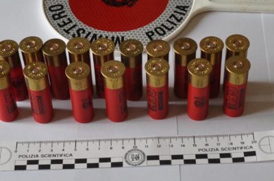 Armi, droga e reperti archeologici nel "box delle meraviglie": arrestato 32enne, denunciata la moglie - Corriere Salentino