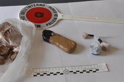 Armi, droga e reperti archeologici nel "box delle meraviglie": arrestato 32enne, denunciata la moglie - Corriere Salentino