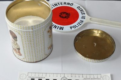 Armi, droga e reperti archeologici nel "box delle meraviglie": arrestato 32enne, denunciata la moglie - Corriere Salentino