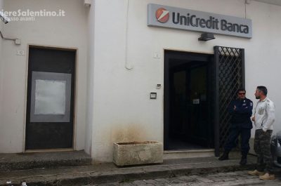 Sradicano bancomat e fuggono col bottino: "colpo" da 60mila euro nel sud Salento - Corriere Salentino