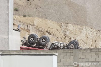 Resta schiacciato dal mezzo ribaltato, grave infortunio sul lavoro nella ditta edile - Corriere Salentino